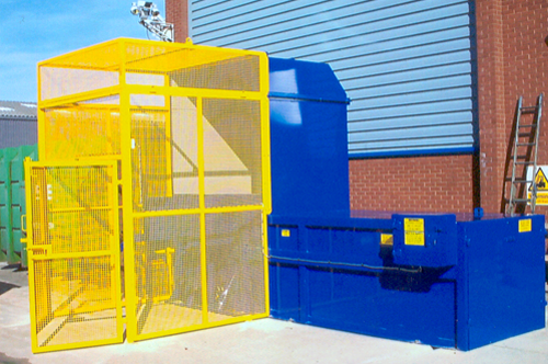 4 Yard Static Compactor with Lifter